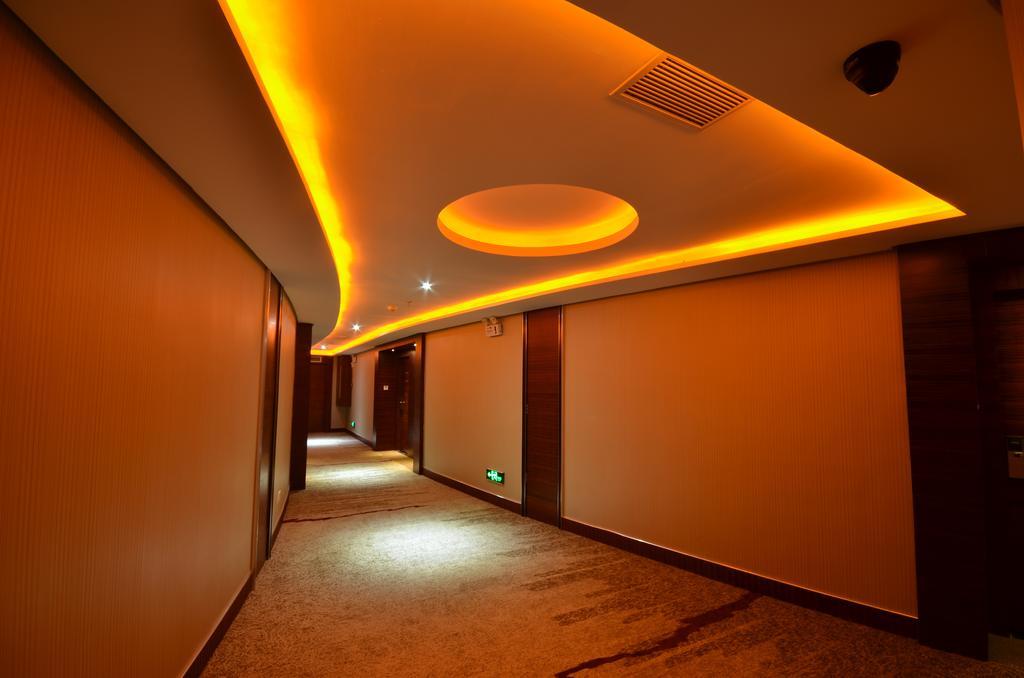 Huangma Holiday Hotel Хайкоу Экстерьер фото