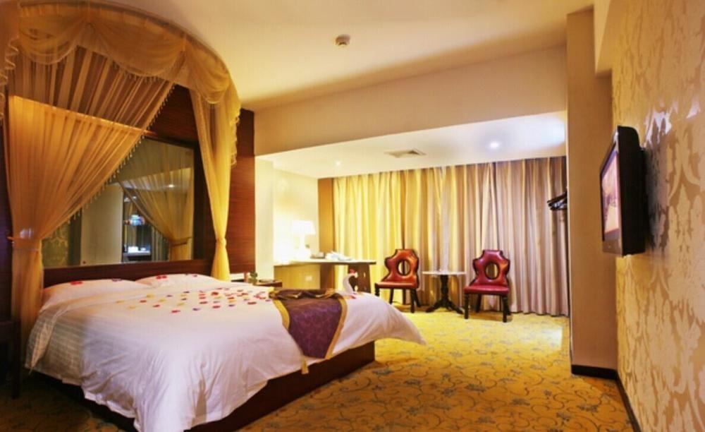 Huangma Holiday Hotel Хайкоу Экстерьер фото